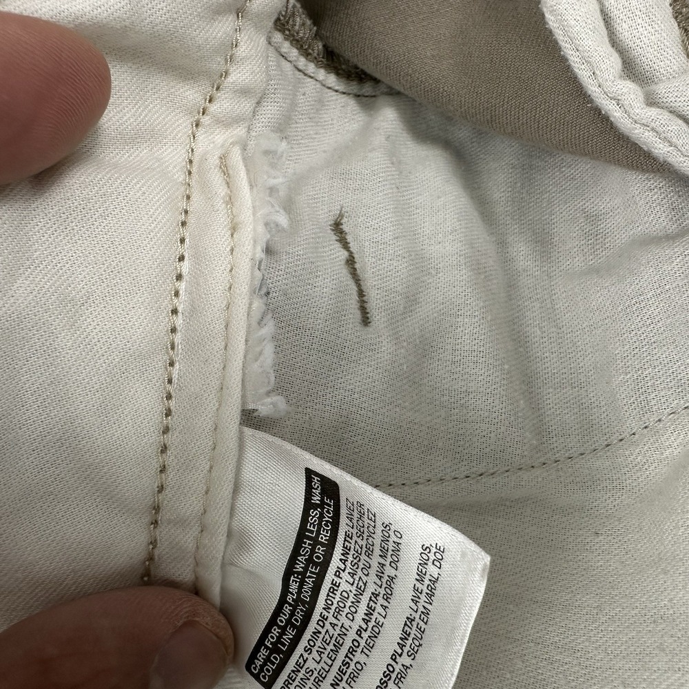 Y2K Levi's Baggy Cargo Shorts Men Khaki Actual 43 x 11 Grunge White Tab Military - Picture 12 of 14